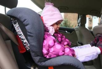 Reglas para transportar niños en un automóvil.